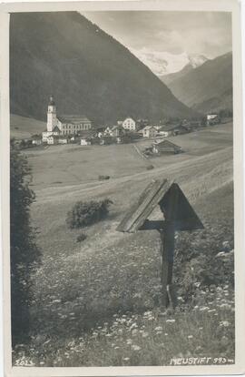 Neustift mit Blick auf Gletscher