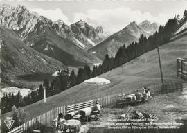 Froneben mit Berglift, Blick zum Pinnistal