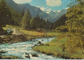 Straße Richtung Gletscher mit Ruetz