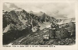 Nürnberger Hütte (2297m) mit den Feuersteinen (3275m)