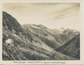 Nürnberger Hütte (2297m) gegen die Kalkkögel