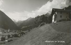 Ebnerhof mit Blick auf Gletscher