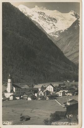 Neustift mit Blick auf Gletscher