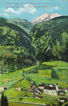 Neustift mit Blick ins Bachertal und Hohen Burgstall (2613m)