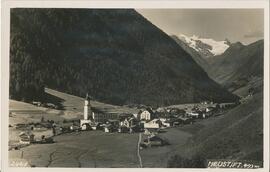 Neustift mit Blick auf Gletscher