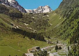 Talstation Stubaier Gletscher mit Mutterbergeralm