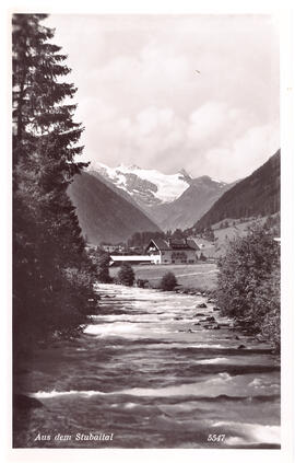 Ruetz mit Blick auf Gletscher