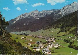 Blick über die Scheibe nach Neustift mit Serles