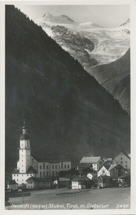 Neustift mit Blick auf Gletscher