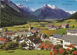 Blick auf Fulpmes mit Bergpanorama