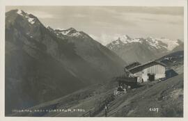 Kaserstatt mit Blick zum Gletscher