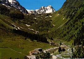 Talstation Stubaier Gletscher mit Mutterbergeralm