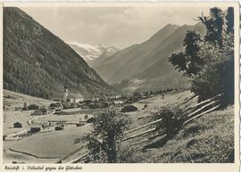 Neustift mit Blick auf Gletscher