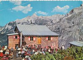 Elferhütte mit Blick zur Serles