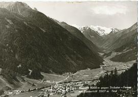 Blick auf Neustift zum Gletscher mit Zuckerhütl (3507m)