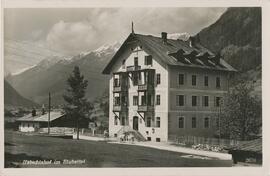 Habichthof an der Hauptstraße nach Neustift