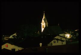 Kirchturm bei Nacht