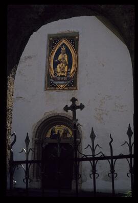 Kirche und Kapellen, Kreuze, Bilder und Figuren