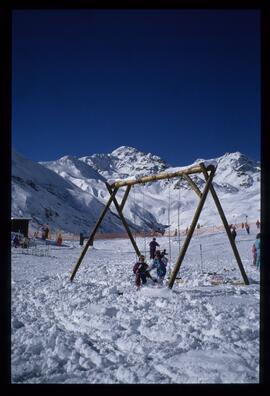 Kinder im Winter