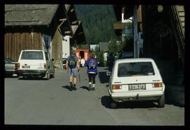 Gäste im Dorf