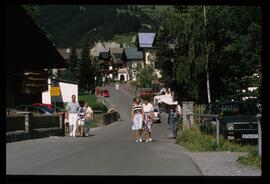 Gäste im Dorf